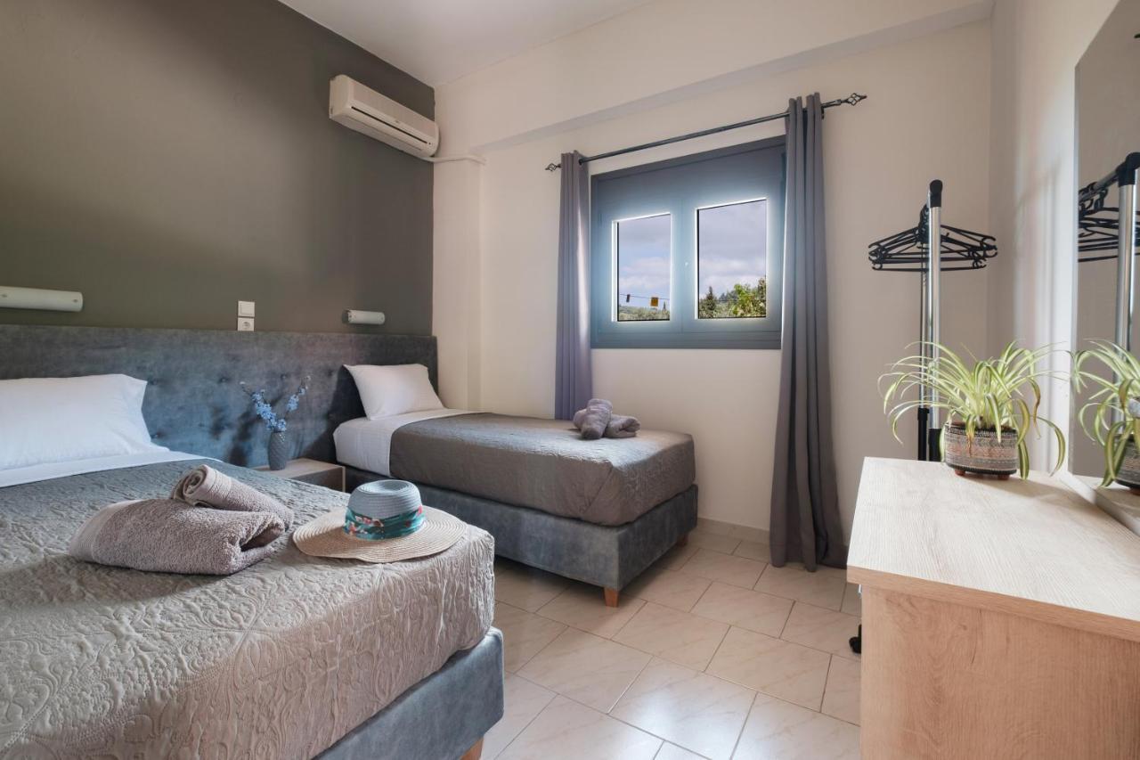 Mouzakitis 3 Apartment *