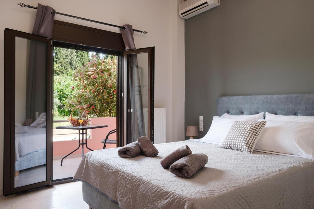 Mouzakitis 3 Apartment